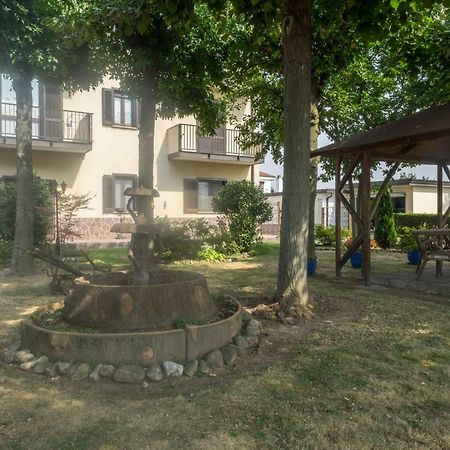 Bareggio B&B Le Camelie מראה חיצוני תמונה
